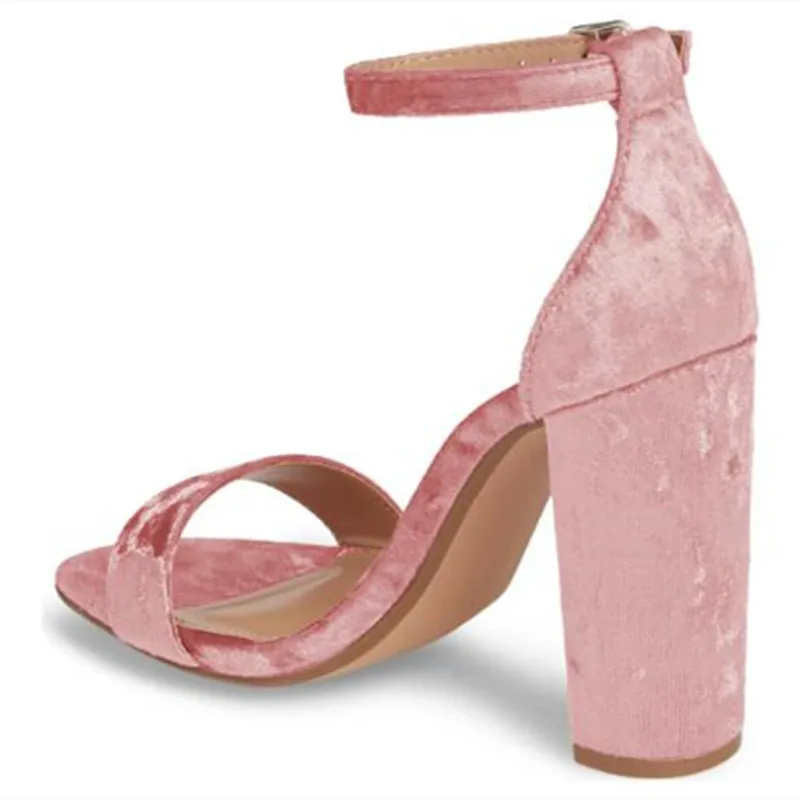 SHOFOO shoes Fashionable high-heeled women's sandals. Bright velvet. Summer women's shoes. Thick heel. About 11cm high heels.
SHOFOO shoes Fashionable high-heeled women's sandals. Bright velvet. Summer women's shoes. Thick heel. About 11cm high heels.