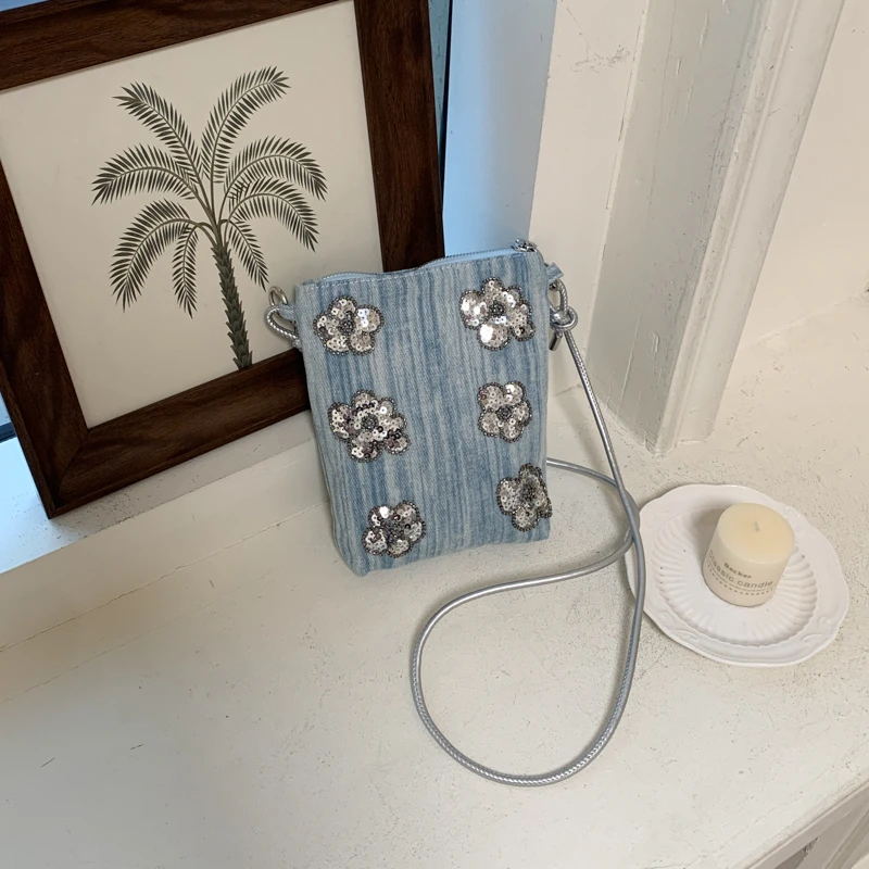 2026 New Sequined Flower Mini Crossbody Bag Women Lightweight Phone Purse With Adjustable Strap For Daily Commute
2026 New Sequined Flower Mini Crossbody Bag Women Lightweight Phone Purse With Adjustable Strap For Daily Commute