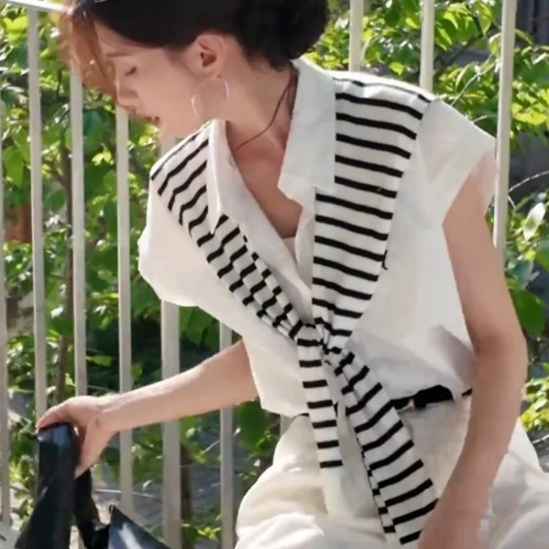 Sleeveless Wide Shouldered Shirt with Striped Shawl Matching 2 Piece Temperament Elegant Sweet Women Summer Office Lady Casual
Sleeveless Wide Shouldered Shirt with Striped Shawl Matching 2 Piece Temperament Elegant Sweet Women Summer Office Lady Casual