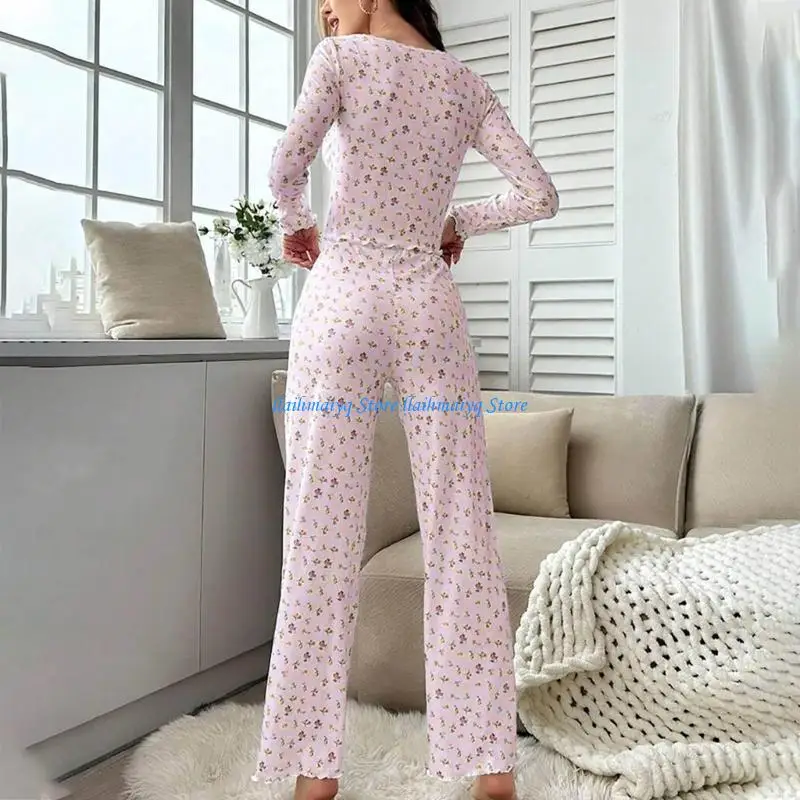 573B Women's pajama set, long-sleeved floral print, fitted crop top, trousers, loungewear set, comfortable and soft.
573B Women's pajama set, long-sleeved floral print, fitted crop top, trousers, loungewear set, comfortable and soft.