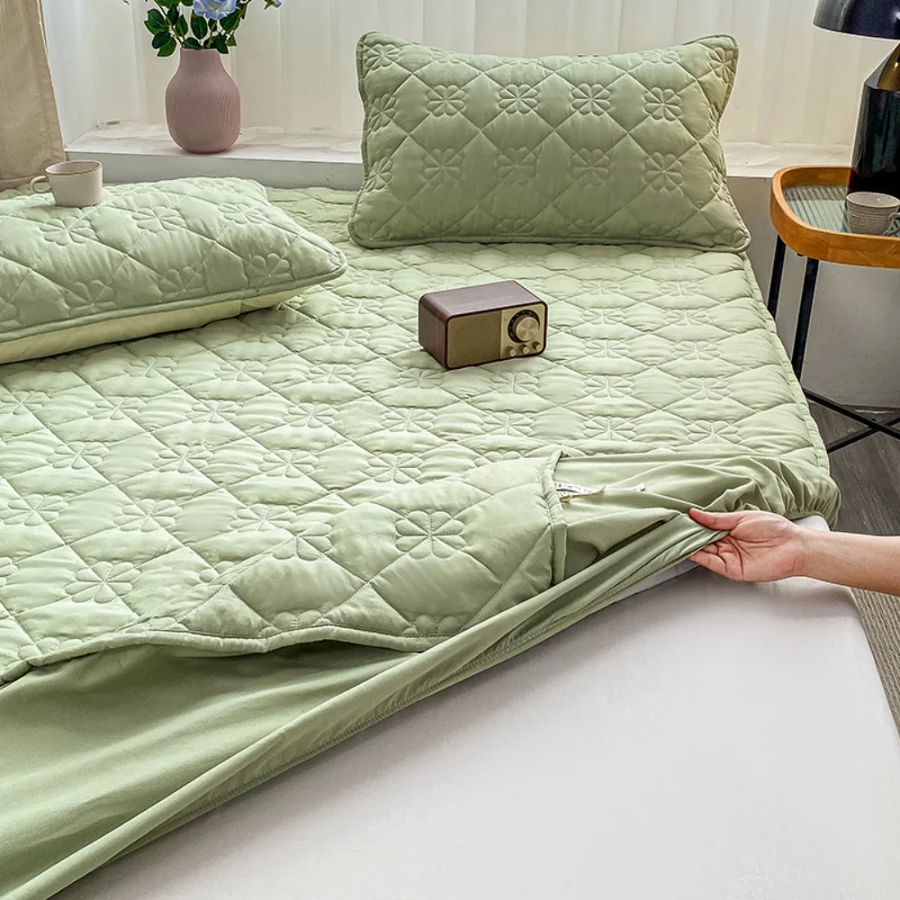 Solid Color Breathable Mattress Cover Protector Thickened Quilted Fitted Bed Sheet Soft Mattress Fitted Sheet with Elastic Band
Solid Color Breathable Mattress Cover Protector Thickened Quilted Fitted Bed Sheet Soft Mattress Fitted Sheet with Elastic Band