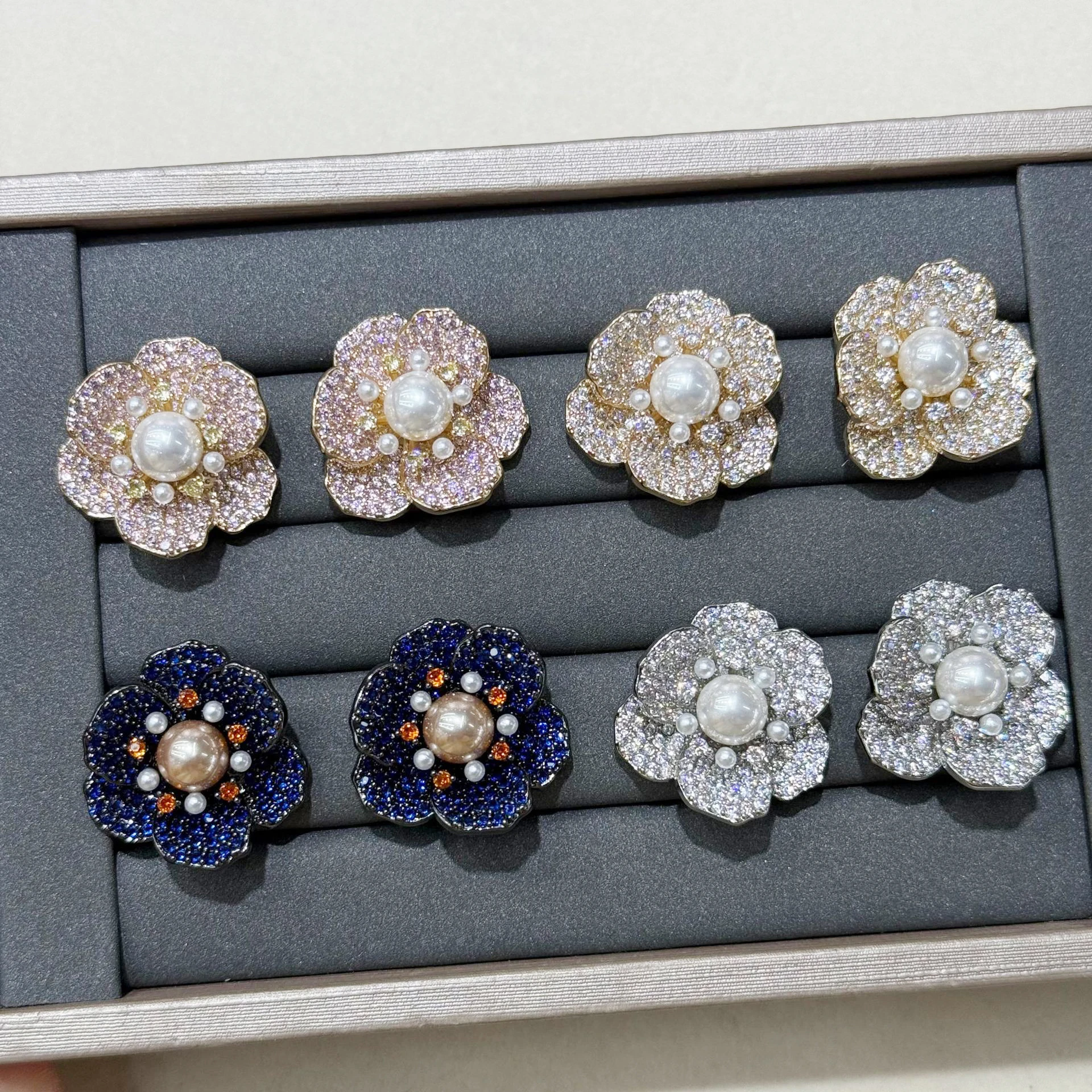 Sparkly Cubic Zirconia Flower Stud Earrings for Women Statement Jewelry Blue Pink White Floral Petals Earrings Cute Gift
Sparkly Cubic Zirconia Flower Stud Earrings for Women Statement Jewelry Blue Pink White Floral Petals Earrings Cute Gift
