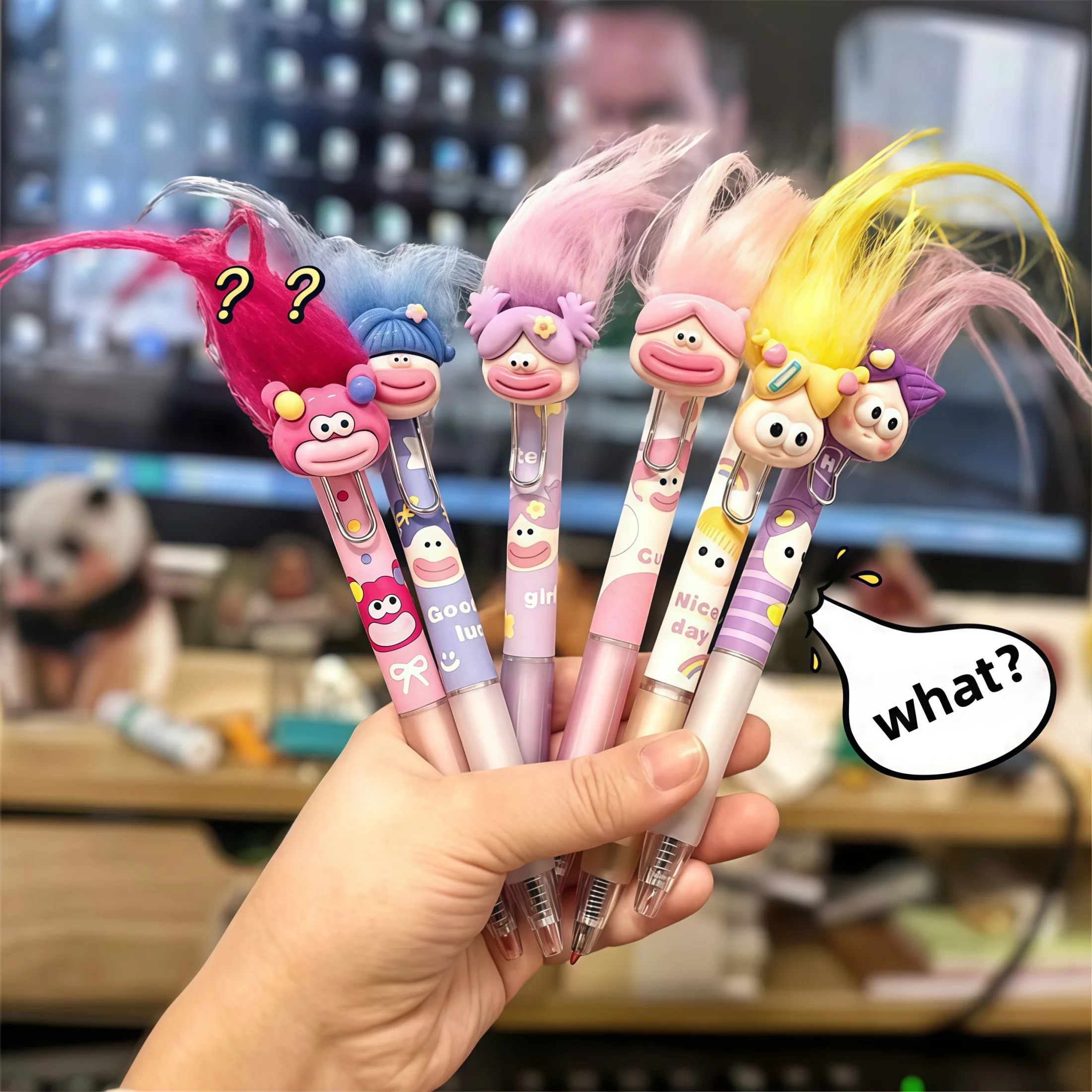 Упаковка из 6 гелевых ручек для кукол Fluffy-Haired Ugly-Cute, забавные и необычные мультяшные милые куклы с большим ртом, волосы можно стилировать самостоятельно; действительно хороший подарок.
Упаковка из 6 гелевых ручек для кукол Fluffy-Haired Ugly-Cute, забавные и необычные мультяшные милые куклы с большим ртом, волосы можно стилировать самостоятельно; действительно хороший подарок.