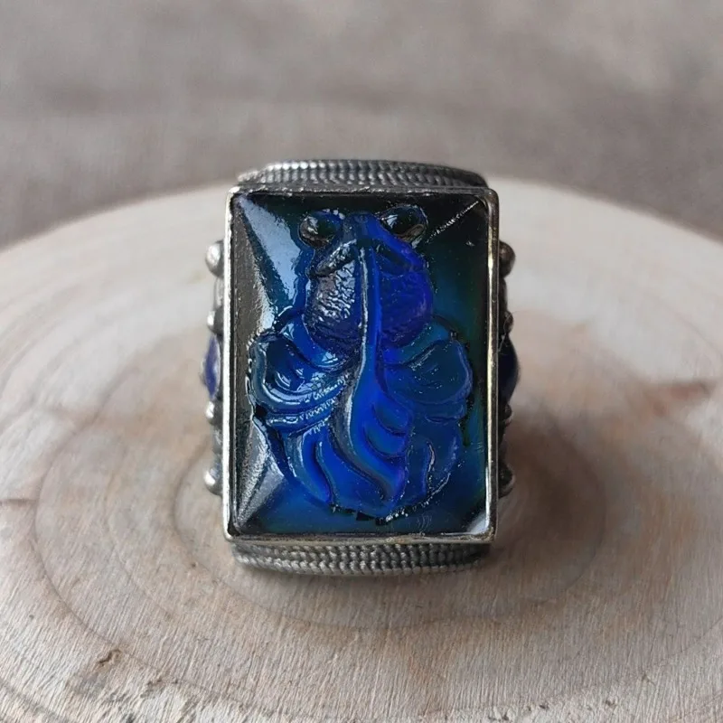 Vintage Ethnic Adjustable Ring, Color Changing Gem Inlaid Fish Pattern Year After Year Surplus Jewelry
Vintage Ethnic Adjustable Ring, Color Changing Gem Inlaid Fish Pattern Year After Year Surplus Jewelry