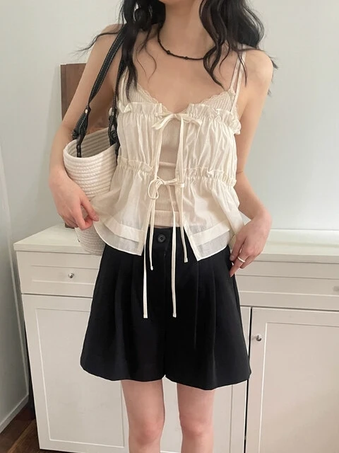 Korean Sle Sweet Strap Vest Women Summer Outerwear Lace Sexy Knot Tie Front And Ba Layering Svel Trendy Top
Korean Sle Sweet Strap Vest Women Summer Outerwear Lace Sexy Knot Tie Front And Ba Layering Svel Trendy Top