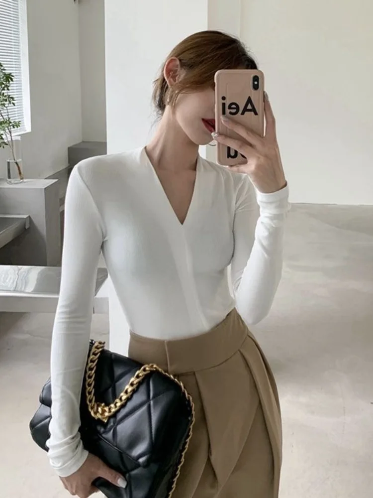 Women's V-Neck Long Sleeve Base Shirt 95 Cotton Fall Winter Fashionable Inner Wear Top Large Size Outerwear Casual Tee
Women's V-Neck Long Sleeve Base Shirt 95 Cotton Fall Winter Fashionable Inner Wear Top Large Size Outerwear Casual Tee