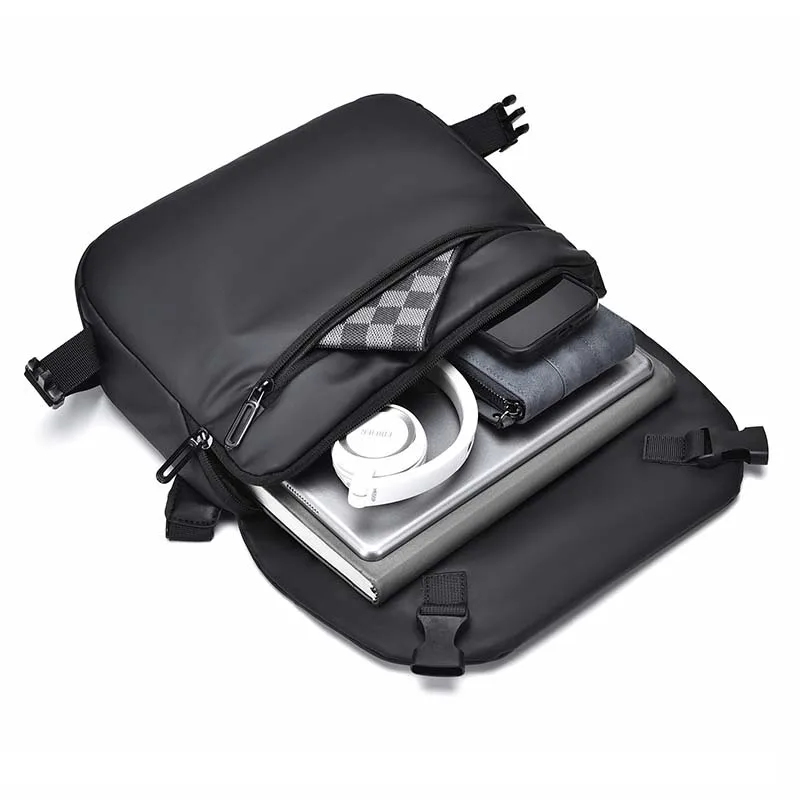 Large-Capacity Messenger Bag Large Bag Outdoor Bag For Sports Outdoor Activities Men
Large-Capacity Messenger Bag Large Bag Outdoor Bag For Sports Outdoor Activities Men