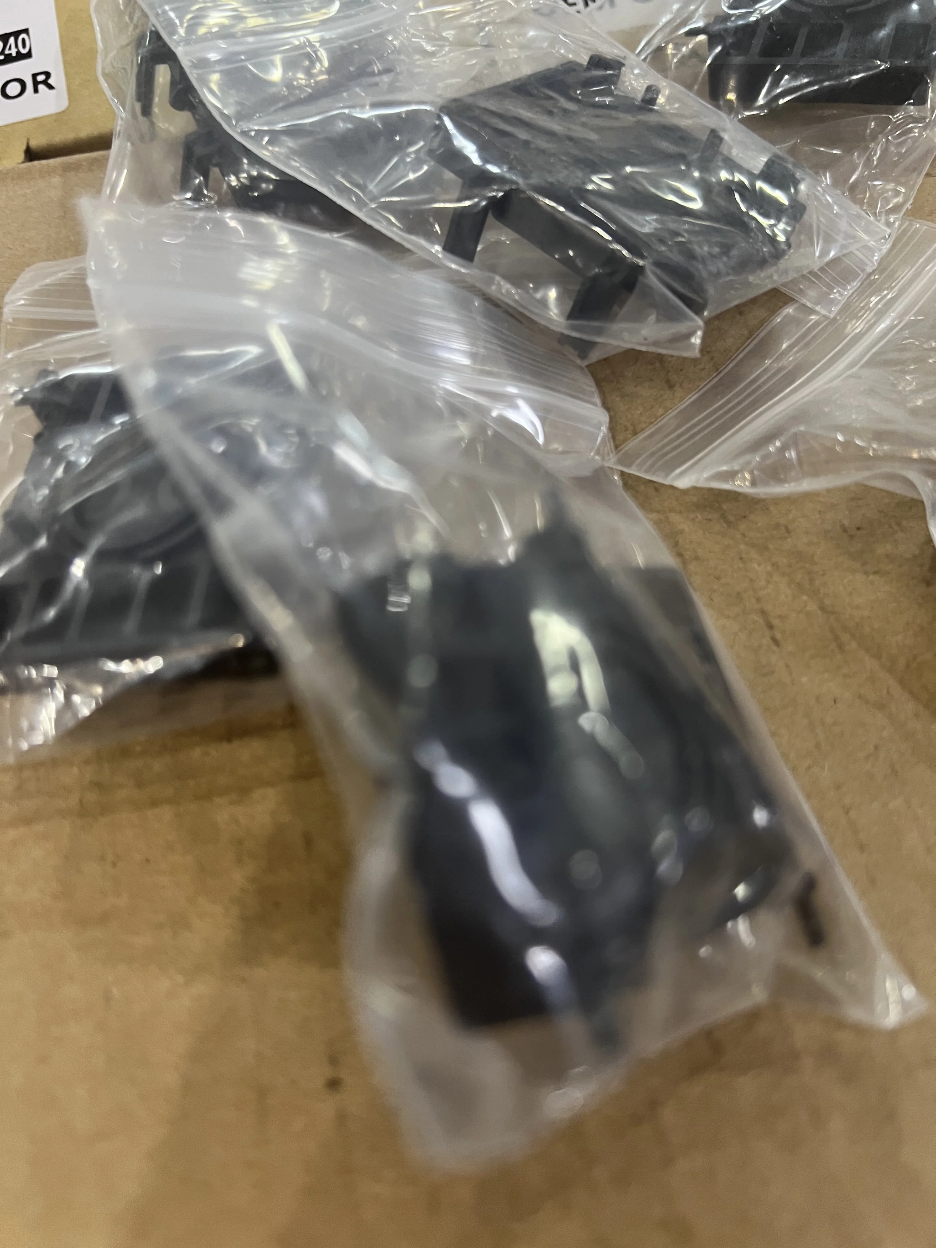 Оригинальная станция для колпачков 1390 L1800, верхняя часть крышки для Epson R1390 L1800 1390 1400 1430, 1500 Вт, станция для укупорки печатающей головки принтера
Оригинальная станция для колпачков 1390 L1800, верхняя часть крышки для Epson R1390 L1800 1390 1400 1430, 1500 Вт, станция для укупорки печатающей головки принтера