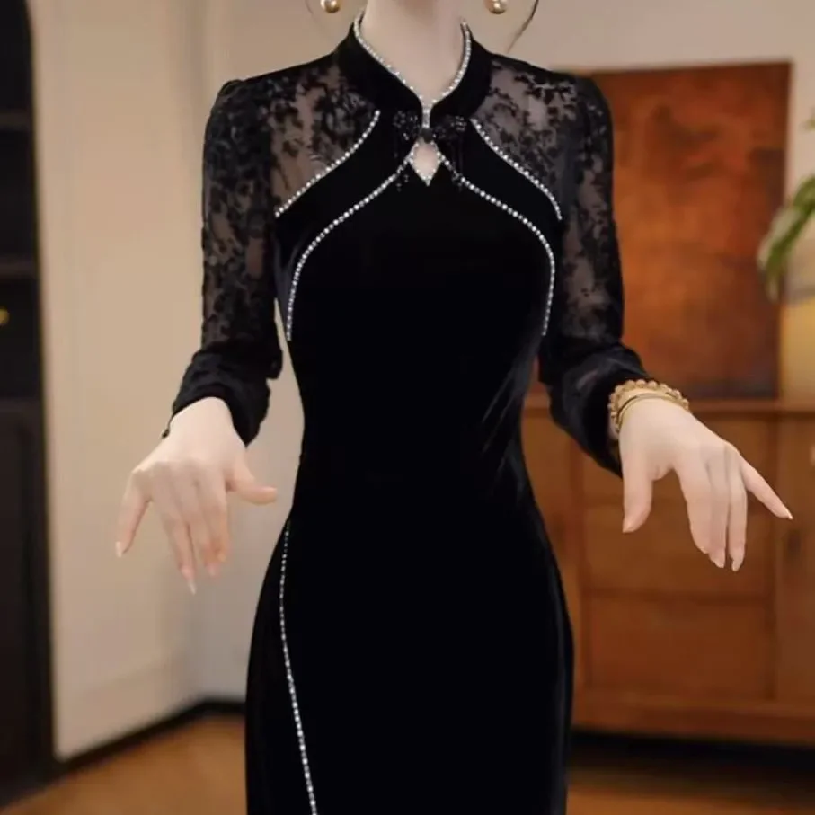 High-End Western Improved Cheongsam Dress Women's 2026 Spring Autumn New Stitching Slim Mid-Length Banquet Evening Dresses
High-End Western Improved Cheongsam Dress Women's 2026 Spring Autumn New Stitching Slim Mid-Length Banquet Evening Dresses