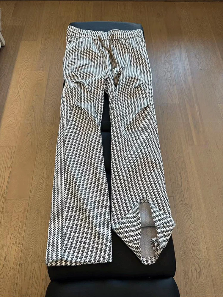 Мужские спортивные штаны в полоску в американском стиле ретро, осенние свободные прямые брюки, плиссированные драпированные удобные повседневные брюки
Мужские спортивные штаны в полоску в американском стиле ретро, осенние свободные прямые брюки, плиссированные драпированные удобные повседневные брюки