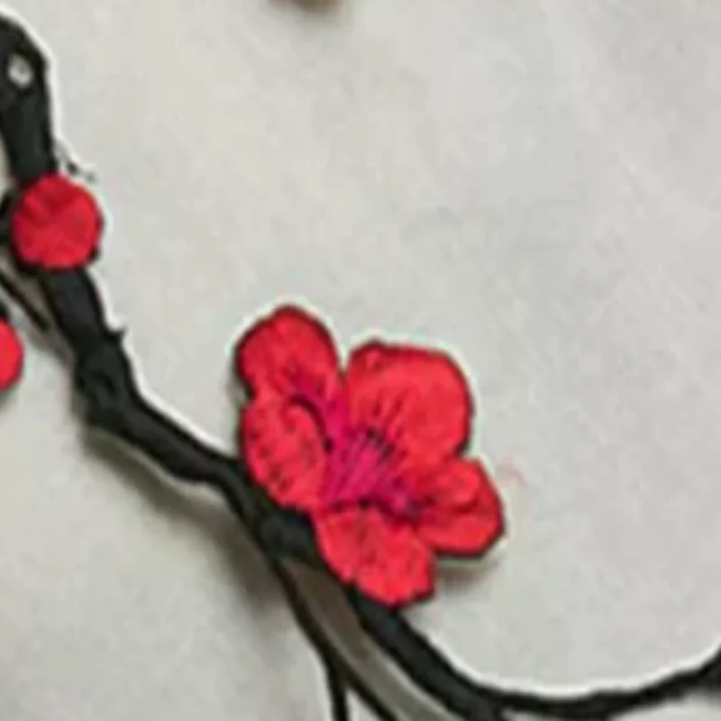 Красивая вышитая нашивка с цветком сливы, железо/шить на аппликации, мотив, ремесло
Красивая вышитая нашивка с цветком сливы, железо/шить на аппликации, мотив, ремесло