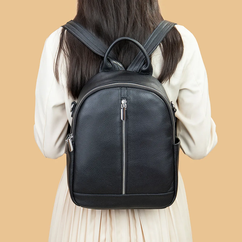 Fashionable Top Layer Cowhide Leather Portable Women's Backpack with Detachable Shoulder Strap Large Capacity Commuter Bag
Fashionable Top Layer Cowhide Leather Portable Women's Backpack with Detachable Shoulder Strap Large Capacity Commuter Bag