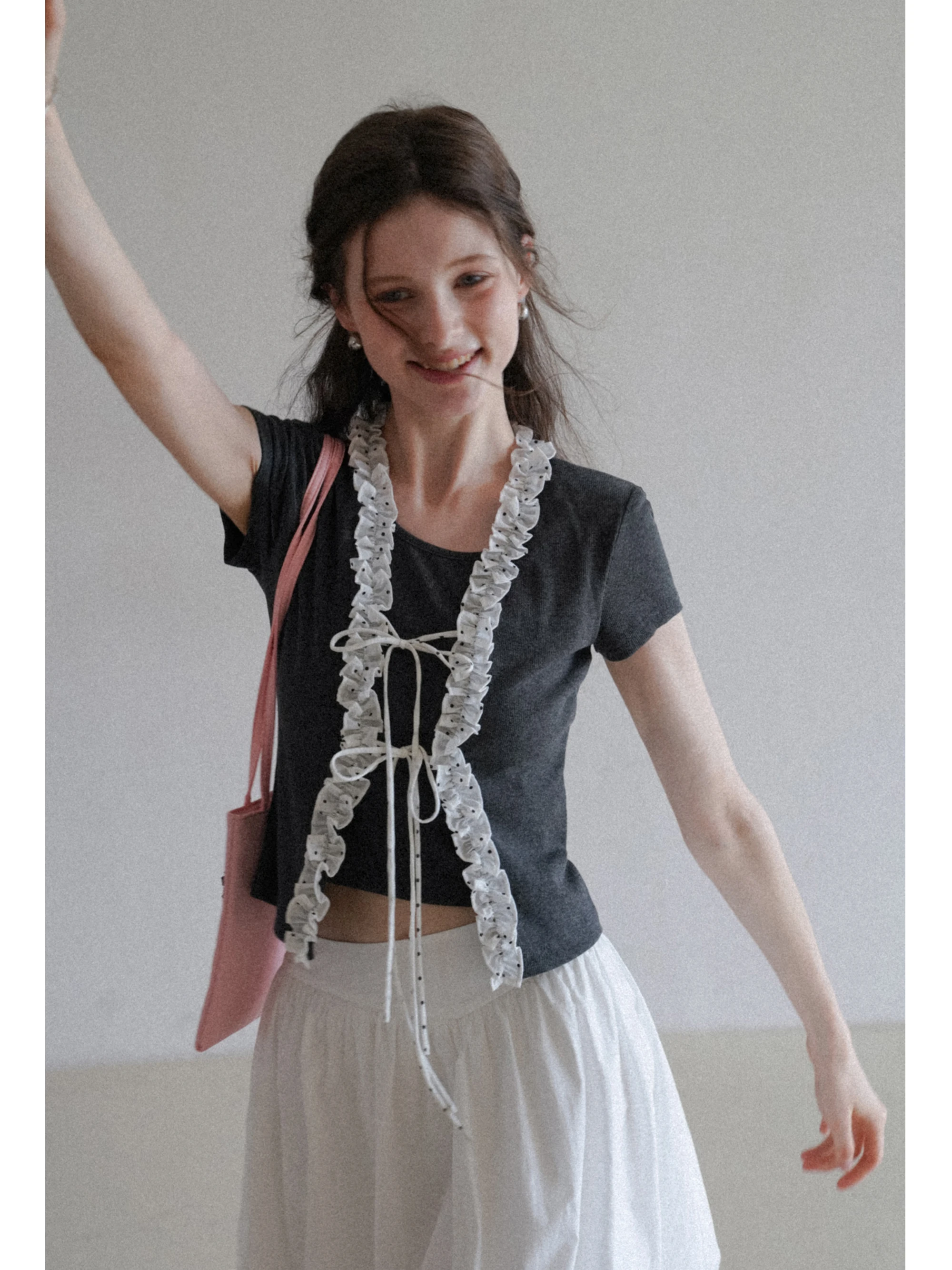 EGGKA женская футболка ort Sve с цветочным кружевным воротником, облегающий летний новый повседневный вязаный топ из полиэфирного волокна
EGGKA женская футболка ort Sve с цветочным кружевным воротником, облегающий летний новый повседневный вязаный топ из полиэфирного волокна