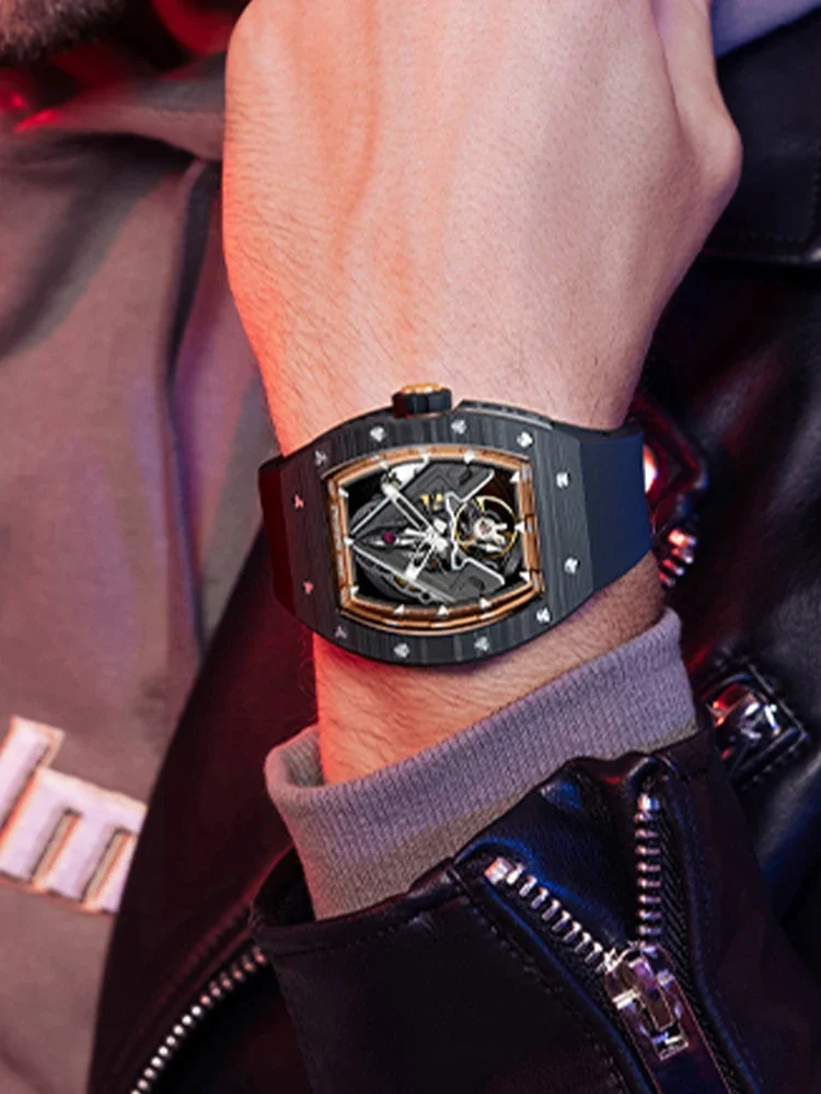 Carbon fibre Sports Automatic Watch Luxury Men's Watch Install Automatic Mechanical HFluoro Rubber Strap Shipping Free Watch
Carbon fibre Sports Automatic Watch Luxury Men's Watch Install Automatic Mechanical HFluoro Rubber Strap Shipping Free Watch