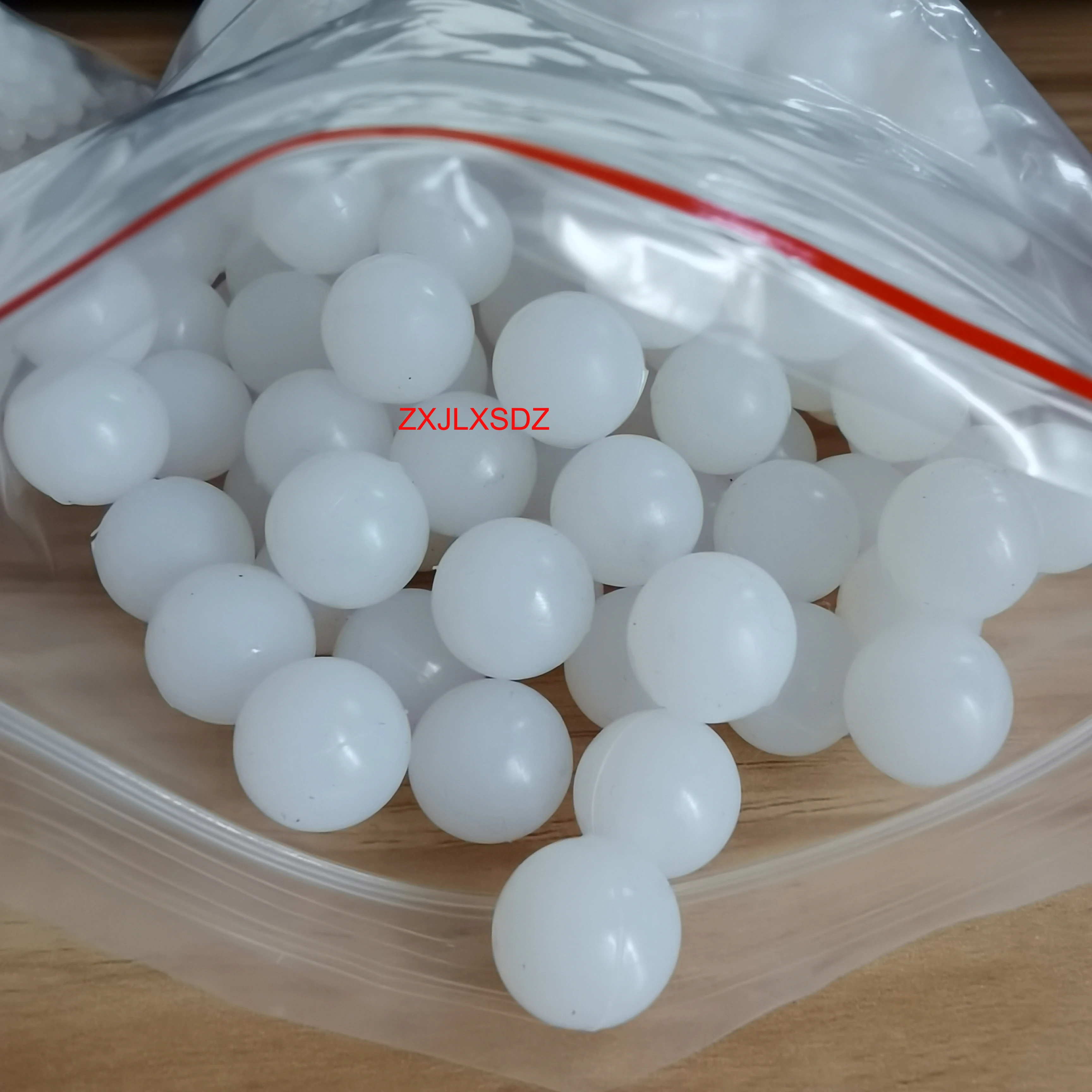 30 PCS Diameter 2 - 15mm silicone rubber ball sealing rubber vibrating screen solid ball wooden door bouncy ball
30 PCS Diameter 2 - 15mm silicone rubber ball sealing rubber vibrating screen solid ball wooden door bouncy ball