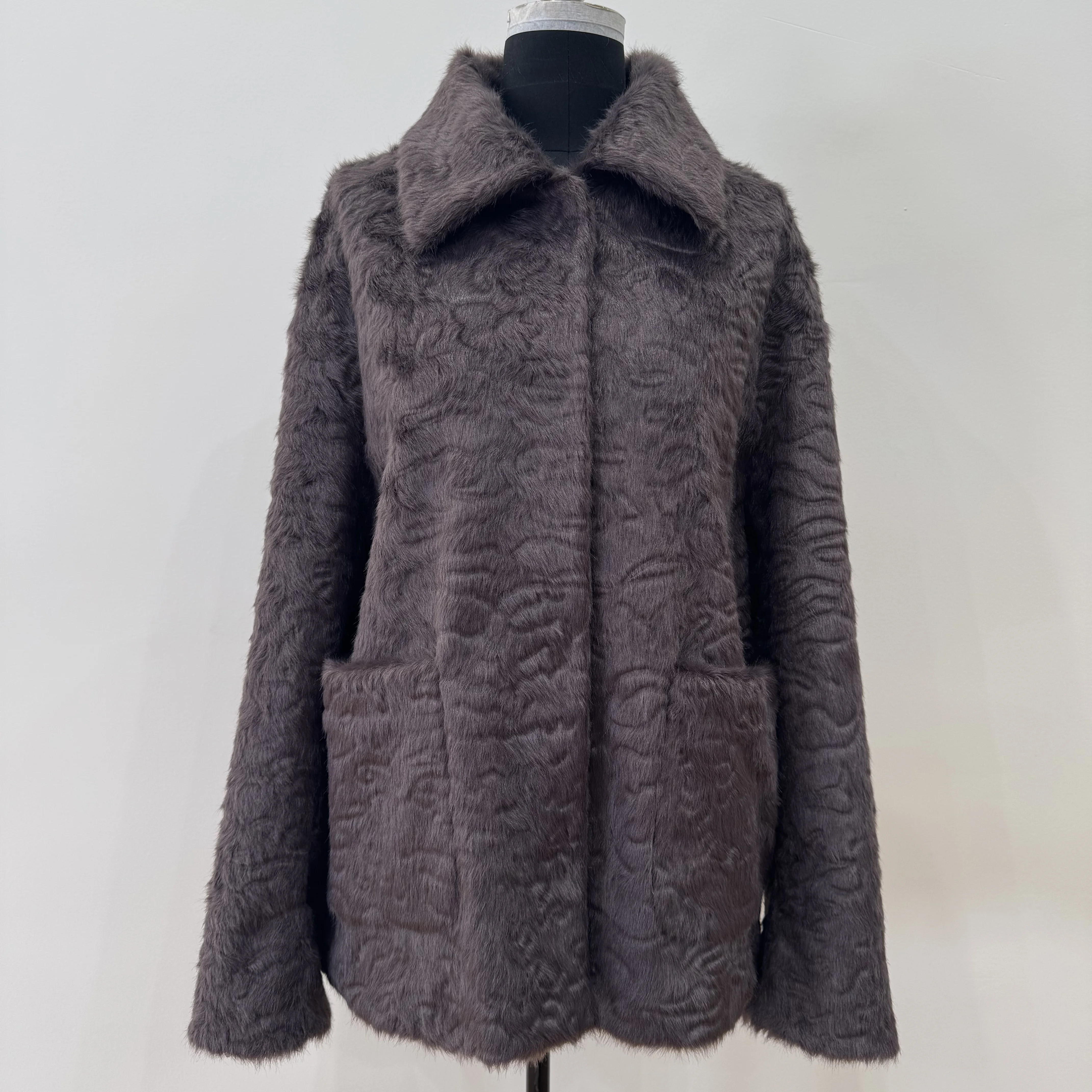 Bo Cui Women's Swakara Wool Concealed Button Fur Coat Winter Lapel Short Temperament Elegant Women's Tops
Bo Cui Women's Swakara Wool Concealed Button Fur Coat Winter Lapel Short Temperament Elegant Women's Tops