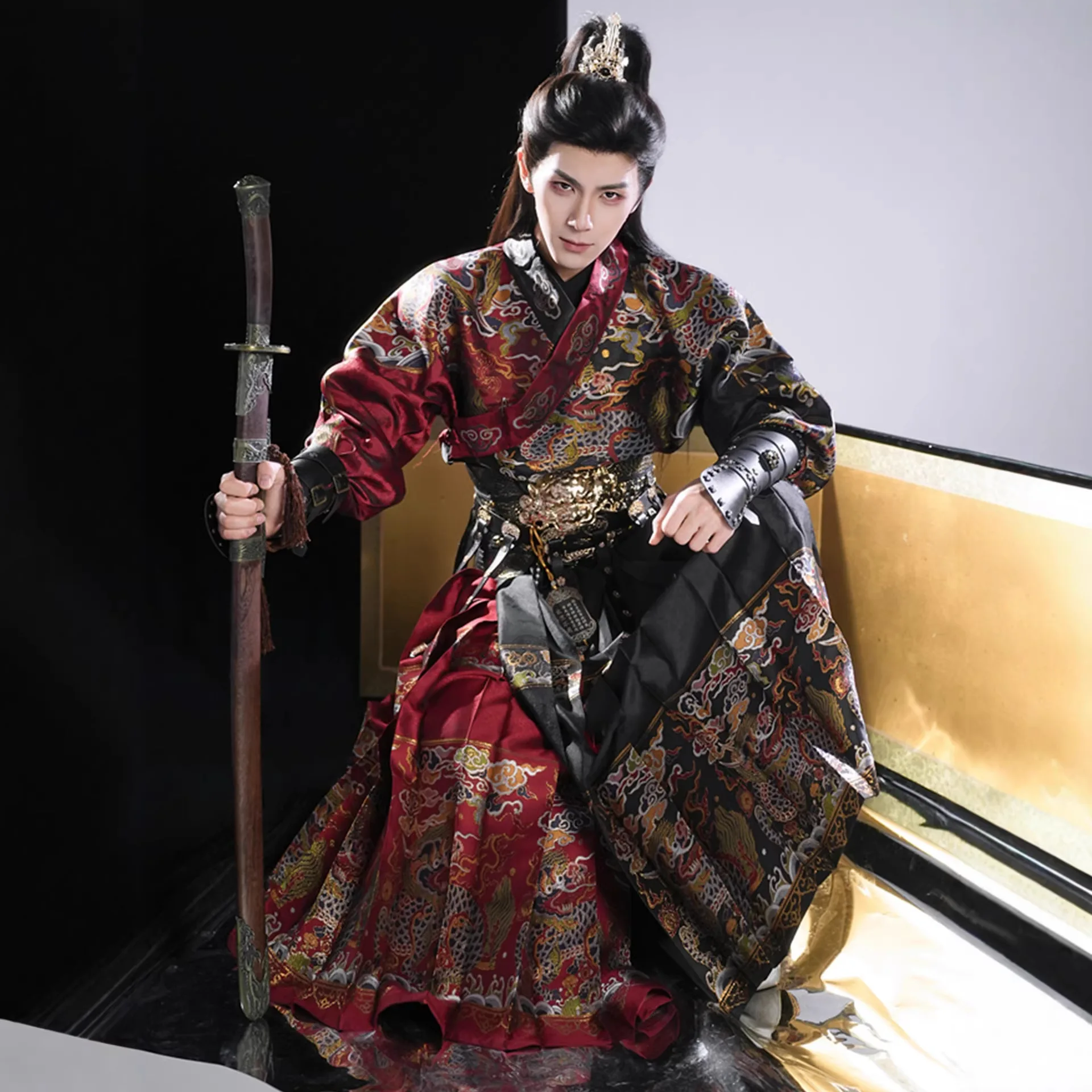 237-Original Ming Dynasty Hanfu Weaving Gold Embroidered Spring Knife Jinyiwei Flying Fish Clothing Martial Arts Style Hero
237-Original Ming Dynasty Hanfu Weaving Gold Embroidered Spring Knife Jinyiwei Flying Fish Clothing Martial Arts Style Hero
