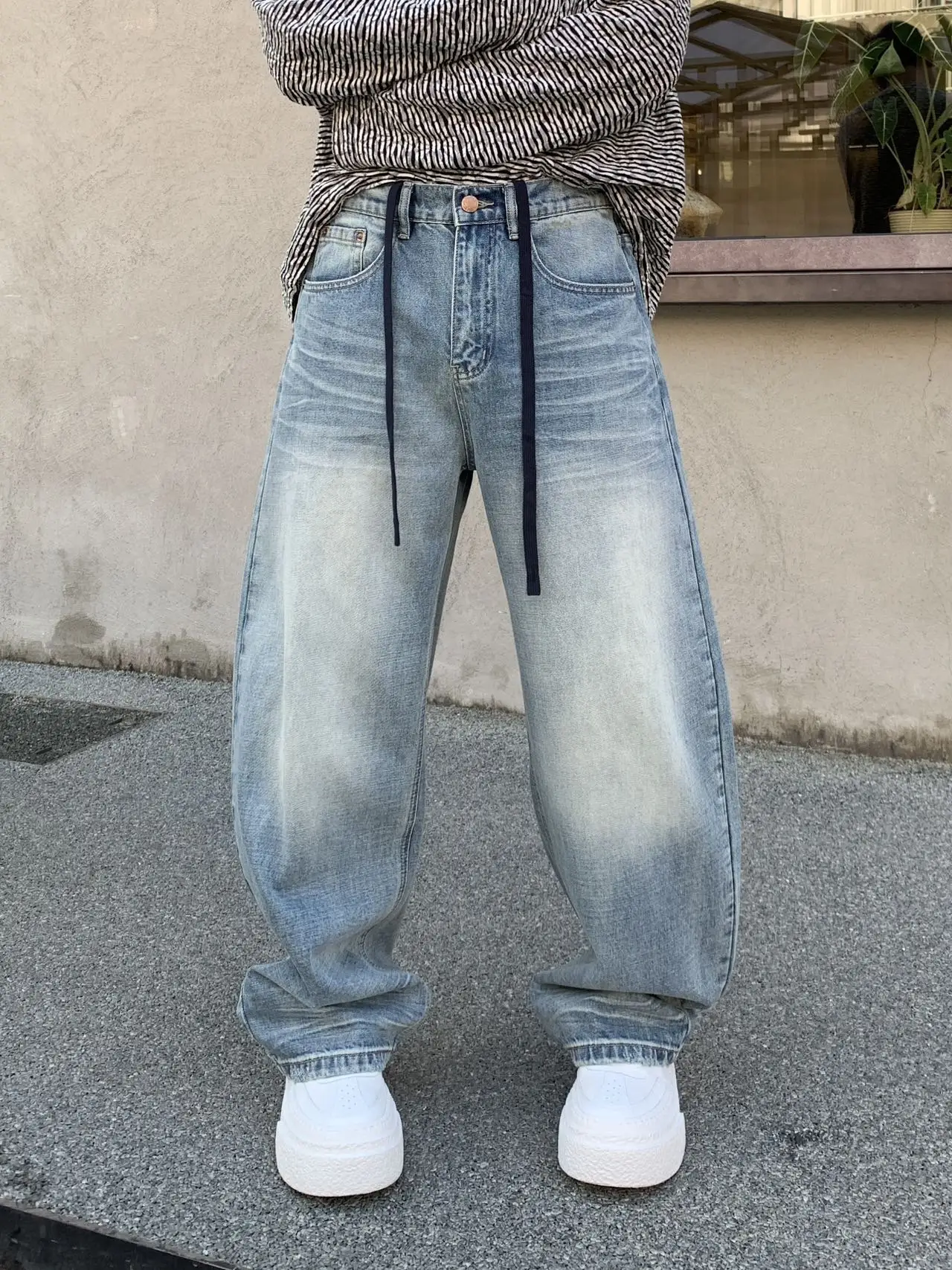 Retro Waed American High Street Men's Loose Straight Leg Jeans Micro Bend Casual Comfortable Breathable Stretch Denim Pants
Retro Waed American High Street Men's Loose Straight Leg Jeans Micro Bend Casual Comfortable Breathable Stretch Denim Pants
