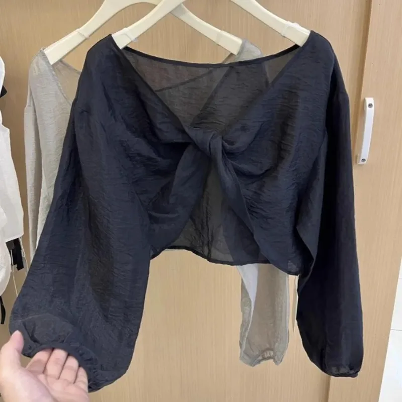 Women's Dark Gray Sheer Knot Front Blouse Long Sleeve Loose-fitting Crop Top Casual Chiffon Shirt
Women's Dark Gray Sheer Knot Front Blouse Long Sleeve Loose-fitting Crop Top Casual Chiffon Shirt