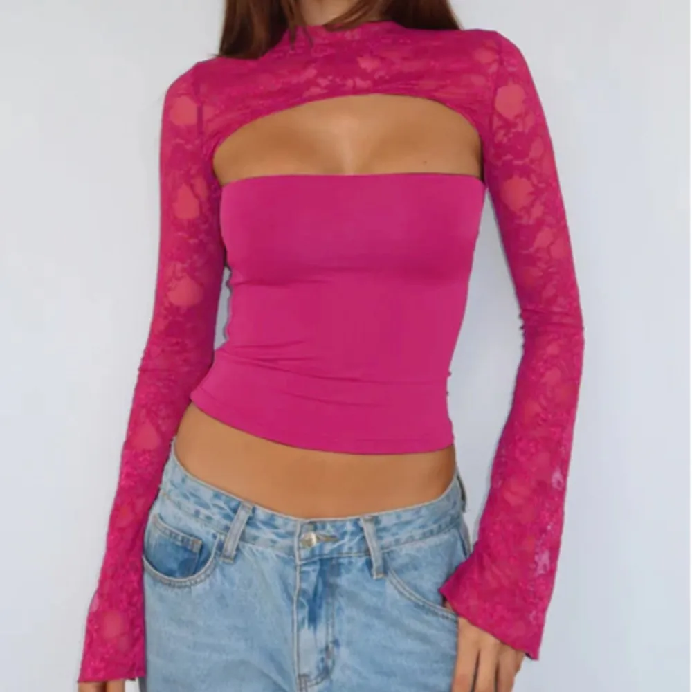 Lace Splicing Long-sleeved T-shirt Summer New Women's Solid Color Tight Waist Exposed Sexy Hollow Trumpet Sleeve Short Top
Lace Splicing Long-sleeved T-shirt Summer New Women's Solid Color Tight Waist Exposed Sexy Hollow Trumpet Sleeve Short Top