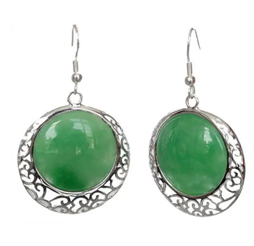 VINTAGE 925 STERLING SILVER NATURAL GREEN Natural jade COIN BEADS DANGLE EARRINGS 2"
VINTAGE 925 STERLING SILVER NATURAL GREEN Natural jade COIN BEADS DANGLE EARRINGS 2"