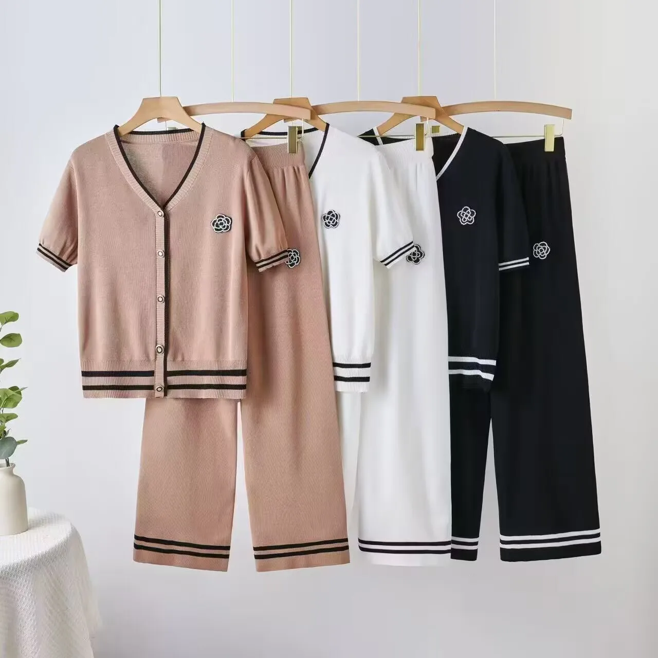 Elegant Embroidery Knitted Skirt Sets Woman Winter Sweater Pant Matching Sets Casual Loungewear Knitted Two Piece Set Women 2025
Elegant Embroidery Knitted Skirt Sets Woman Winter Sweater Pant Matching Sets Casual Loungewear Knitted Two Piece Set Women 2025