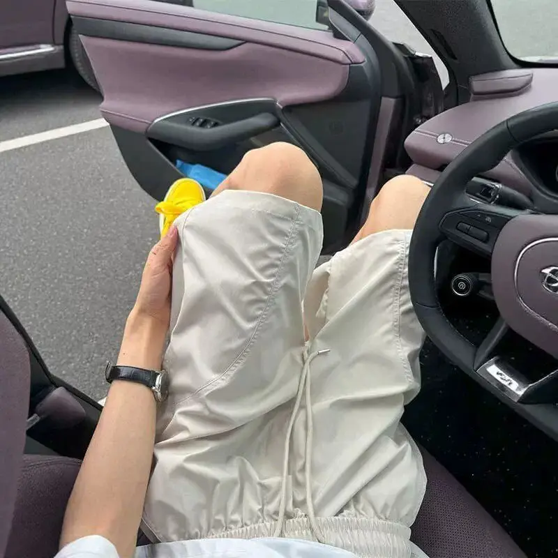 Summer 2026 Men's Loose Fit Ice Silk Short Shorts Casual Beachwear Five-Quarter Length Quick Dry Comfortable Polyester Fiber
Summer 2026 Men's Loose Fit Ice Silk Short Shorts Casual Beachwear Five-Quarter Length Quick Dry Comfortable Polyester Fiber
