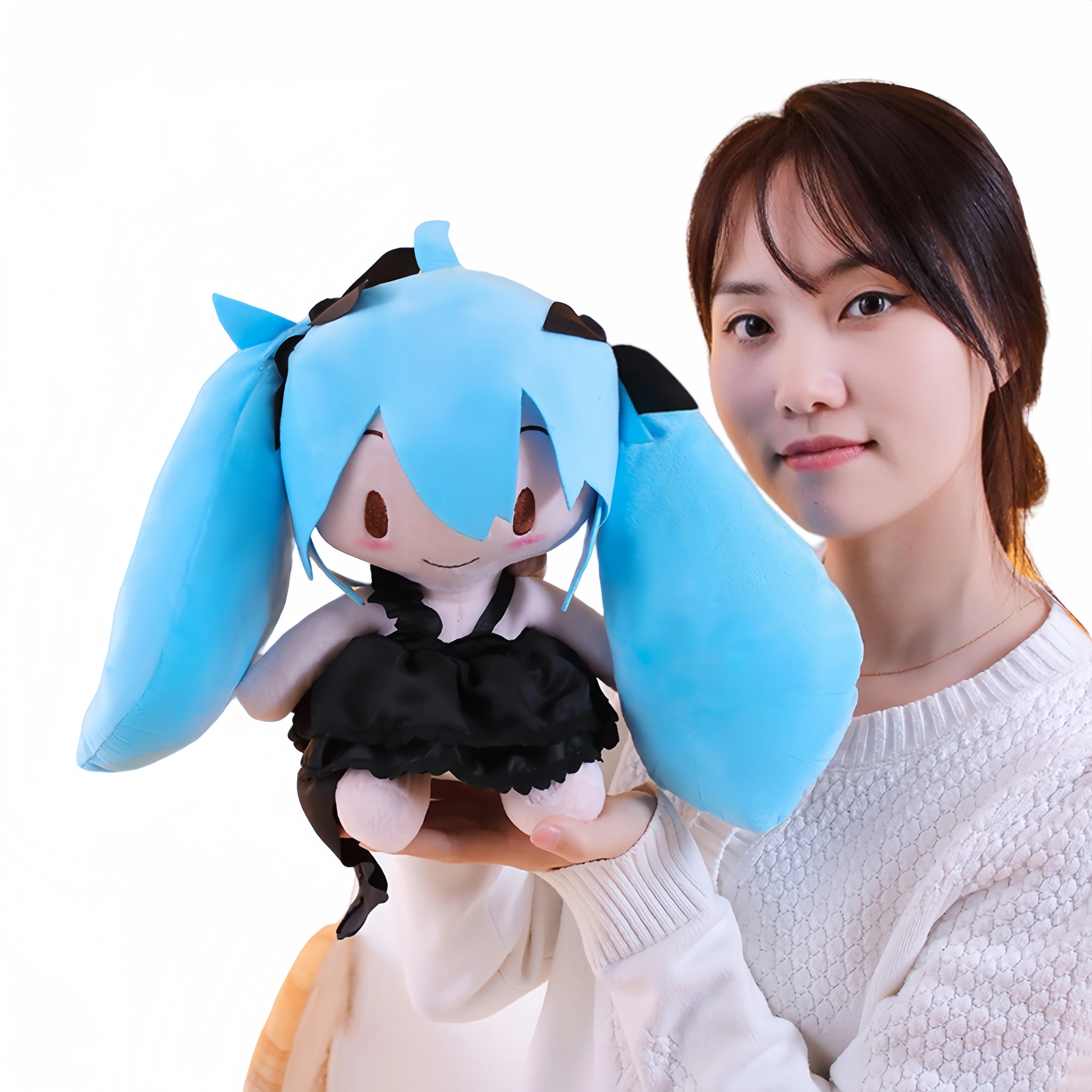 Новинка, плюшевые игрушки Hatsune Miku Fufu, ценность, Классическая коллекция глубоководных вод, SEGA Hatsune Miku, мягкая кукла, детские рождественские подарки
Новинка, плюшевые игрушки Hatsune Miku Fufu, ценность, Классическая коллекция глубоководных вод, SEGA Hatsune Miku, мягкая кукла, детские рождественские подарки