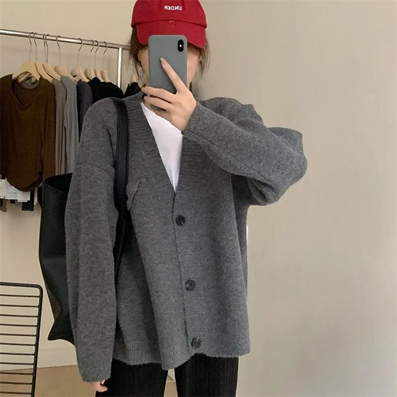 2023 New Women's Retro V-neck Casual Jacket Knitted Cardigan Sweater Women Korean Loose Knit Fashion Long Sleeve Jacket
2023 New Women's Retro V-neck Casual Jacket Knitted Cardigan Sweater Women Korean Loose Knit Fashion Long Sleeve Jacket