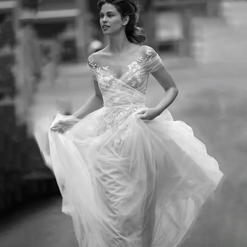 Elegant Boho Wedding Dress 2025 Sheer Neck Flowers Lace Appliques Tulle Bridal Gown Bride Shower Vestidos De Noiva Customized
Elegant Boho Wedding Dress 2025 Sheer Neck Flowers Lace Appliques Tulle Bridal Gown Bride Shower Vestidos De Noiva Customized