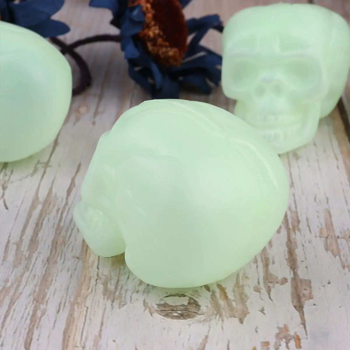 20Pcs Glow-in-The-Dark Luminous Skull Halloween Horror Theme Party Props for Kids Coordination Fun Gift Decoration
20Pcs Glow-in-The-Dark Luminous Skull Halloween Horror Theme Party Props for Kids Coordination Fun Gift Decoration