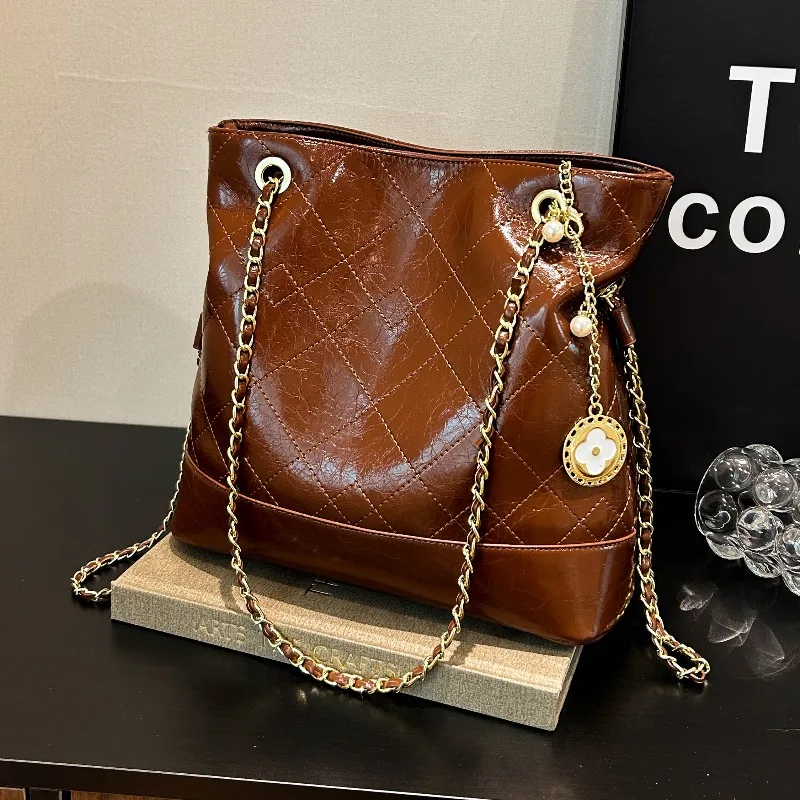 Best Superstar Show Luxury Handbag Women Stylish Crossbody Bag With Letter Logo Design Vintage Fashion Statement
Best Superstar Show Luxury Handbag Women Stylish Crossbody Bag With Letter Logo Design Vintage Fashion Statement