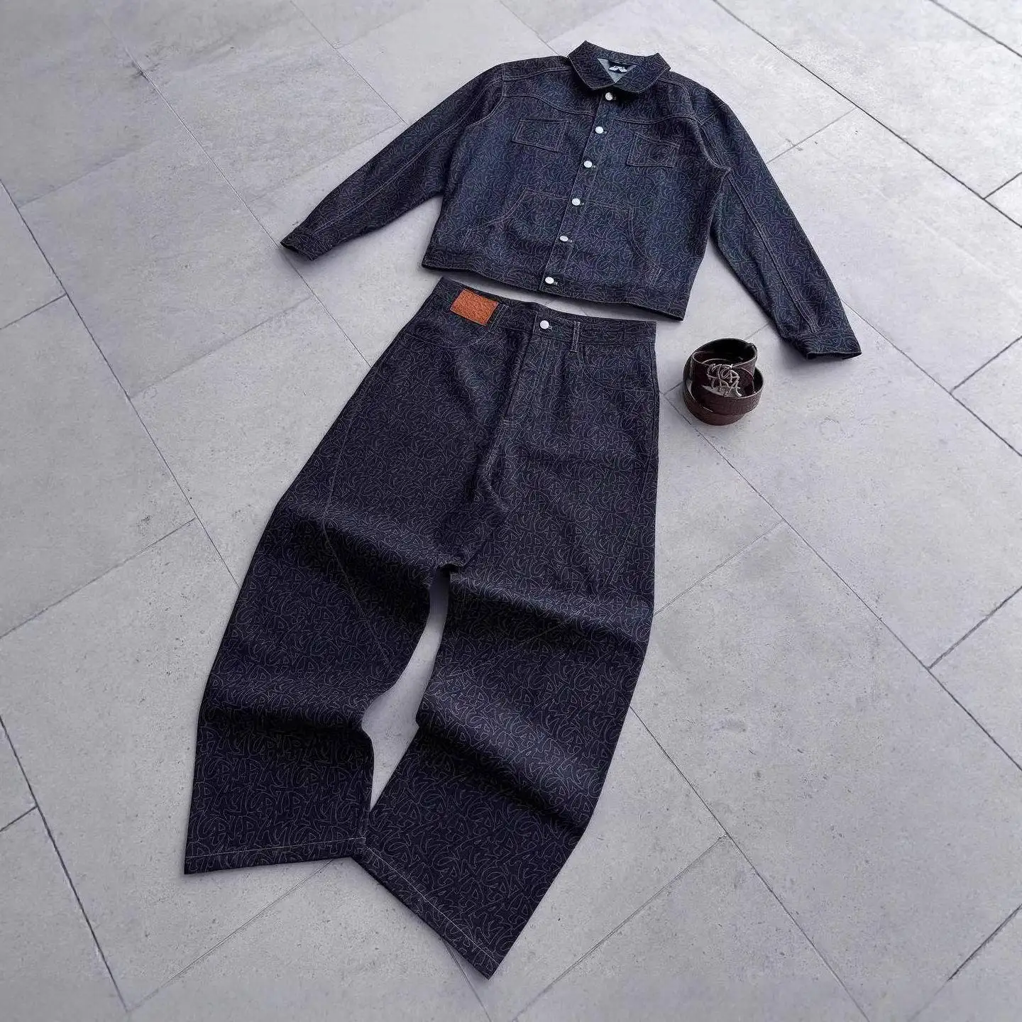 Heavy Duty Denim Jacket And Pants Set Street Style Print Splicing Trendy Men's Casual Sportswear Autumn Long Sleeve Long Pants
Heavy Duty Denim Jacket And Pants Set Street Style Print Splicing Trendy Men's Casual Sportswear Autumn Long Sleeve Long Pants