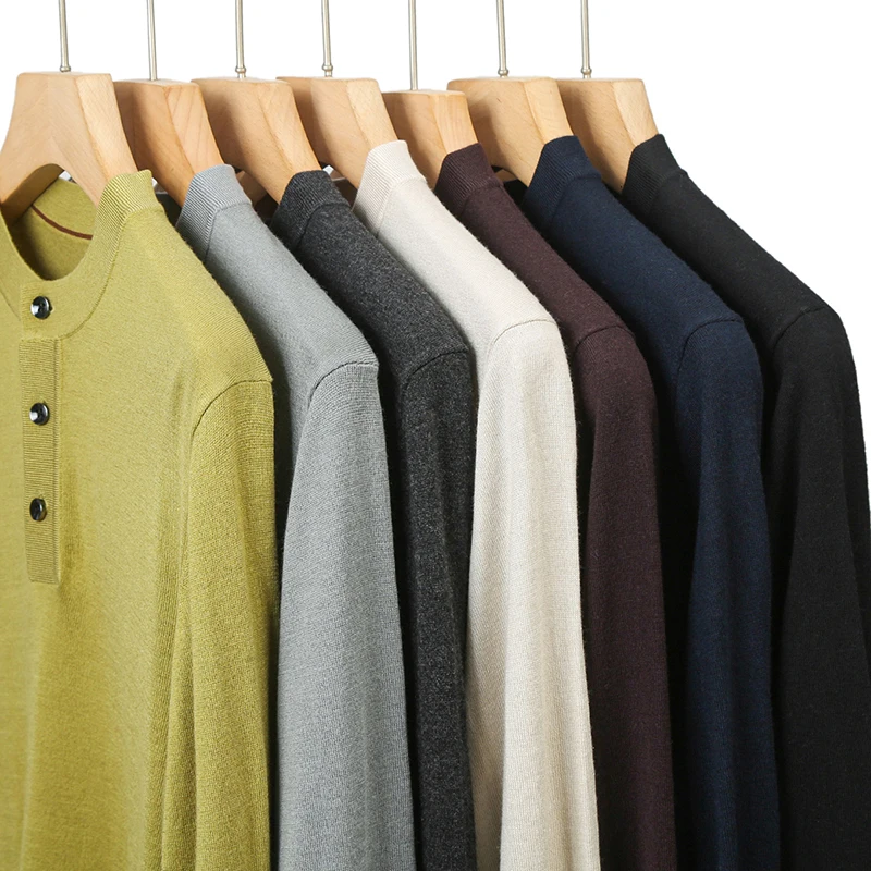 Мужские вязаные топы из шелковой шерсти, осень 2023, джемпер с тонкими пуговицами, модная одежда с воротником Генри, пуловер, вязаные футболки из овечьей шерсти 
Мужские вязаные топы из шелковой шерсти, осень 2023, джемпер с тонкими пуговицами, модная одежда с воротником Генри, пуловер, вязаные футболки из овечьей шерсти