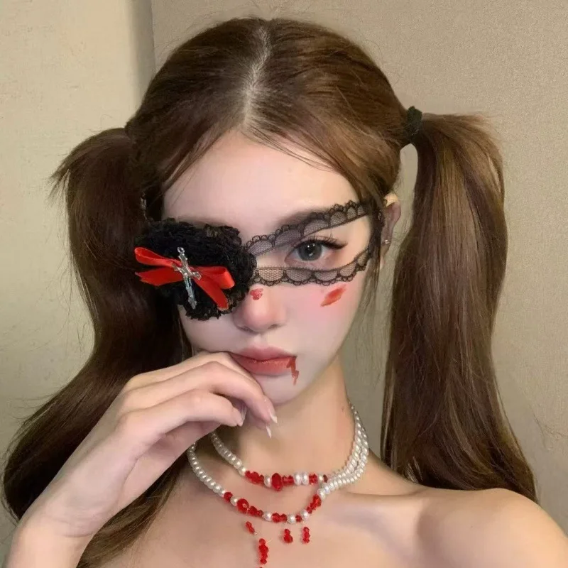 Sweet-Eating Witch, New Style One-Eyed Heart Cross Bind Eye Mask Halloween Sweet-Chic Punk Cosplay Costume
Sweet-Eating Witch, New Style One-Eyed Heart Cross Bind Eye Mask Halloween Sweet-Chic Punk Cosplay Costume