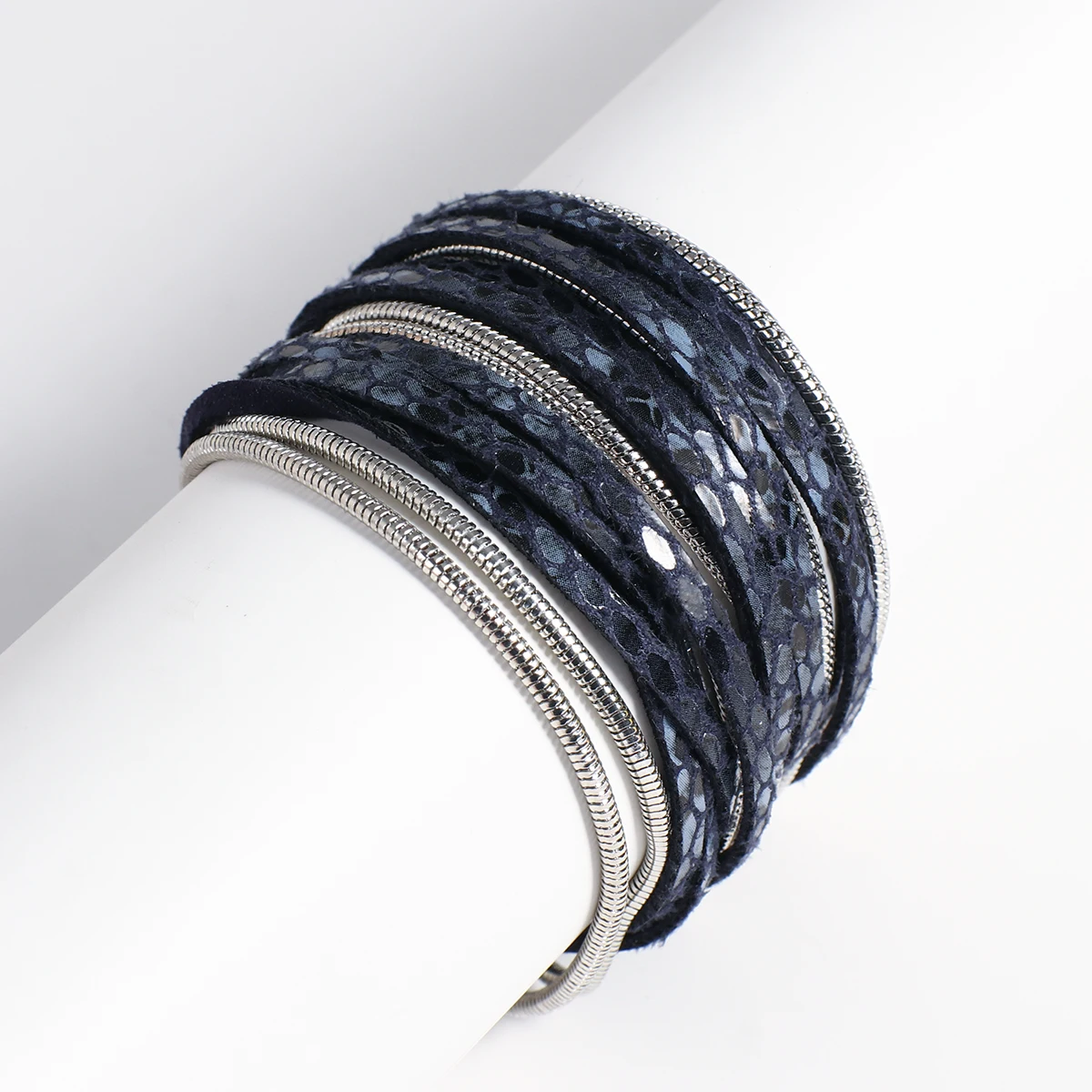 Amorcome Vintage Snake Chain Sequin Leather Bracelet for Women Punk Fashion Chains Multilayer Wrap Bracelets Female Jewelry Gift
Amorcome Vintage Snake Chain Sequin Leather Bracelet for Women Punk Fashion Chains Multilayer Wrap Bracelets Female Jewelry Gift