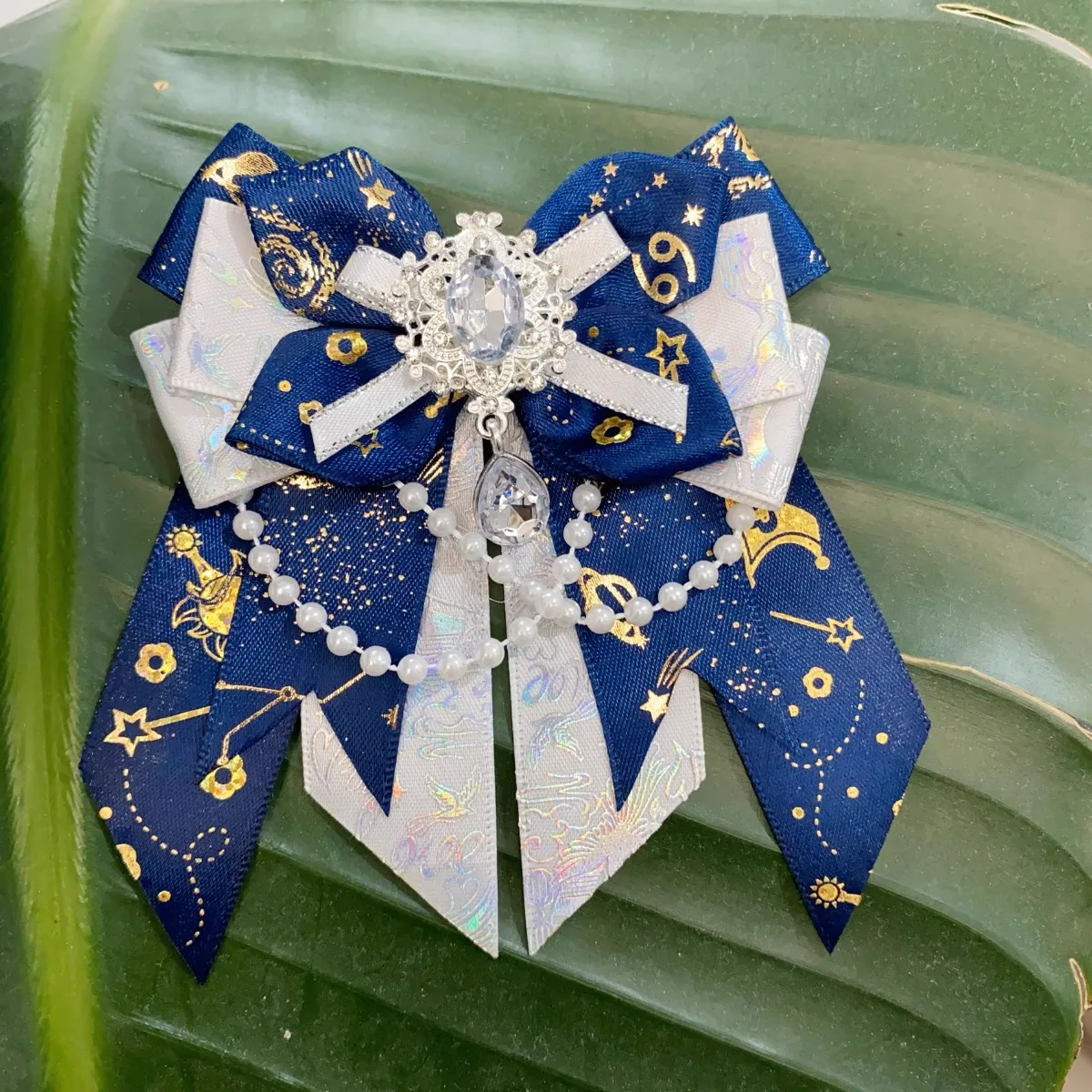 Fashionable Ladies Lolita Bowtie Handmade Ribbon Anime Support Stick High-end Rhinestone Brooch Shirt Collar Flower Accessories
Fashionable Ladies Lolita Bowtie Handmade Ribbon Anime Support Stick High-end Rhinestone Brooch Shirt Collar Flower Accessories