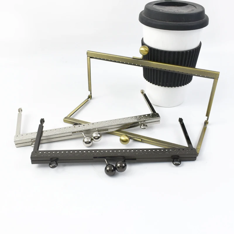 1/2/5Pc 19cm Metal Bag Handles HandBag Square Embossed Frame Purse Wallet Closure Kiss Clasp Sewing Brackets Replace Accessories
1/2/5Pc 19cm Metal Bag Handles HandBag Square Embossed Frame Purse Wallet Closure Kiss Clasp Sewing Brackets Replace Accessories