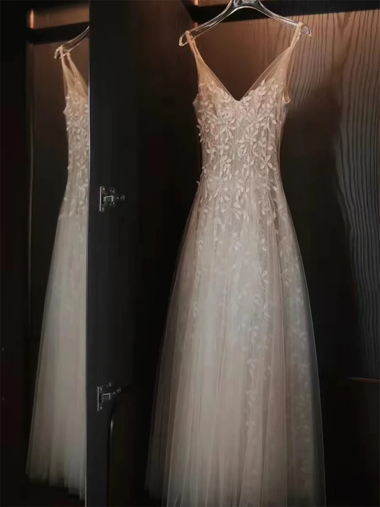 Elegant Embroidered Heavy Work Mesh Lace Strap Dress Women's Unique Design Slimming Long Evening Gown Elegant A-Line Skirt
Elegant Embroidered Heavy Work Mesh Lace Strap Dress Women's Unique Design Slimming Long Evening Gown Elegant A-Line Skirt