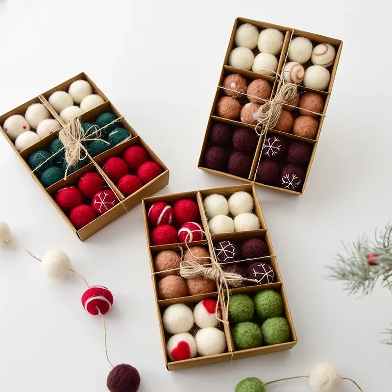 24pcs/box 3cm Wool Felt Colorful Balls Christmas Tree Hanging Window Christmas Home New Year Gift DIY Christmas Balls Decoration
24pcs/box 3cm Wool Felt Colorful Balls Christmas Tree Hanging Window Christmas Home New Year Gift DIY Christmas Balls Decoration