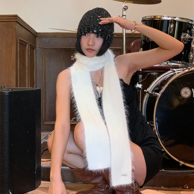 Korean Designer Runway Style Thin Scarf Fashionable Plush Long Strip Scarf Women's Imitation Mink Fur Y2K Girl Head Scarf Suit
Korean Designer Runway Style Thin Scarf Fashionable Plush Long Strip Scarf Women's Imitation Mink Fur Y2K Girl Head Scarf Suit
