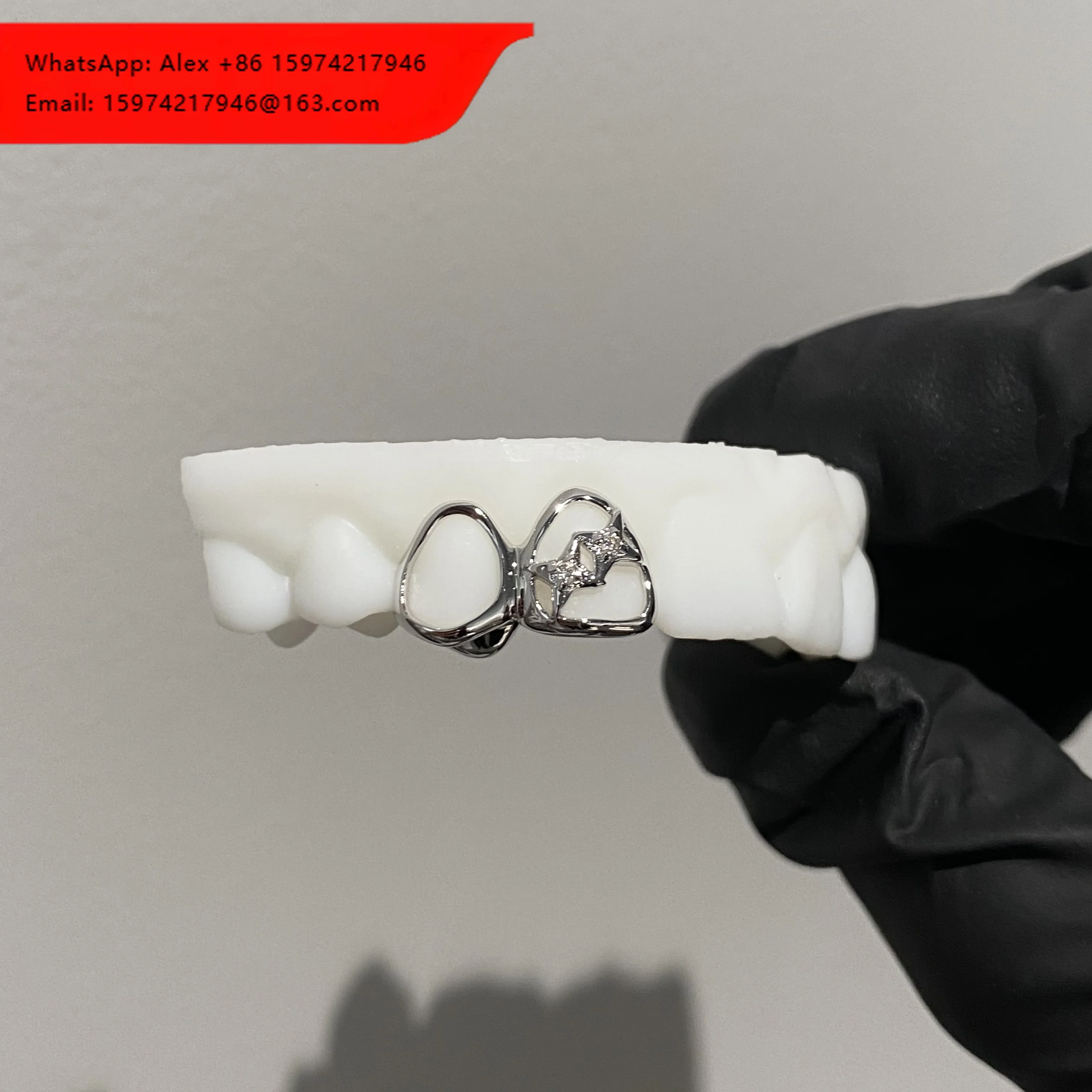 Custom 925 Silver Open Face Teeth Grillz Hand Out With Vvs Moissanite Diamond Grillz HipHop Jewelry For Women Men
Custom 925 Silver Open Face Teeth Grillz Hand Out With Vvs Moissanite Diamond Grillz HipHop Jewelry For Women Men