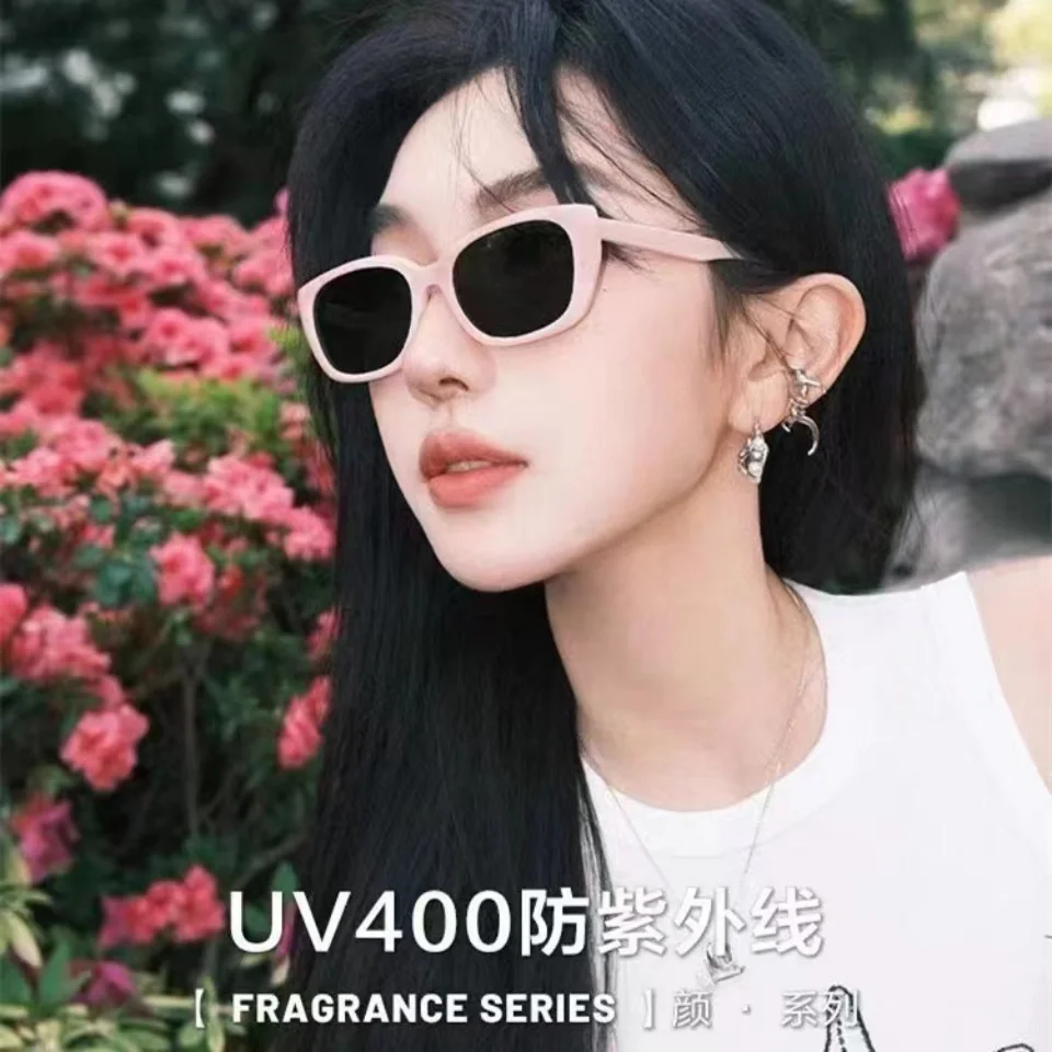 World Fashion Trend High end Brand Design Women's Cat Eye Sunglasses Outdoor Travel Beach Sunshade UV400 Men's Luxury Sunglasses
World Fashion Trend High end Brand Design Women's Cat Eye Sunglasses Outdoor Travel Beach Sunshade UV400 Men's Luxury Sunglasses