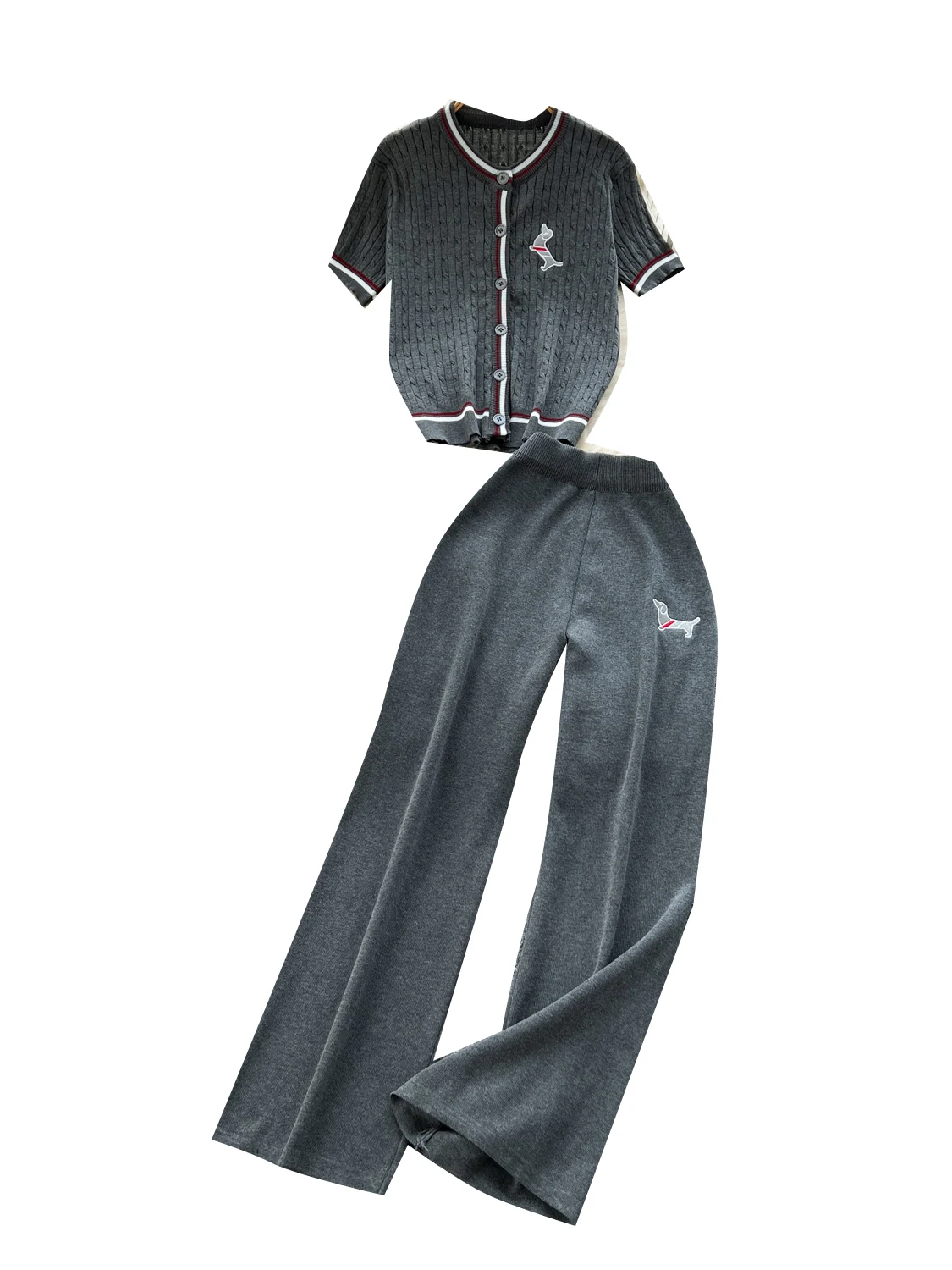 College Sle Two-Piece Knitted Cardigan And High Waist Wide Leg Pants Set with Embroidered round Ne And Color Blo Design 
College Sle Two-Piece Knitted Cardigan And High Waist Wide Leg Pants Set with Embroidered round Ne And Color Blo Design