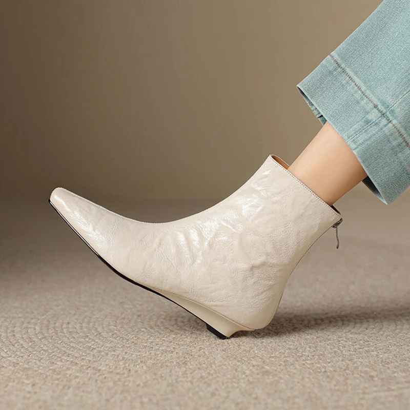 NEW Autumn Leather Boots Genuine Leather Shoes for Women Square Toe Strange Heel Shoes Retro Zip Ankle Boots Female Modern Boots
NEW Autumn Leather Boots Genuine Leather Shoes for Women Square Toe Strange Heel Shoes Retro Zip Ankle Boots Female Modern Boots