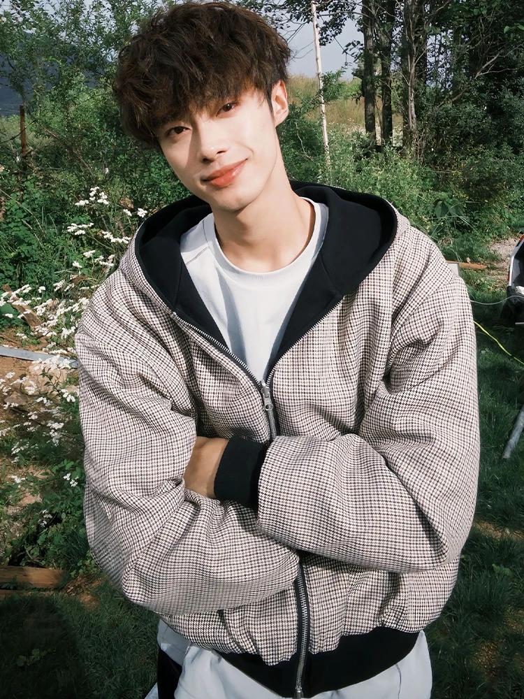 Double-Sided Wear Plaid Hoodie Sweatirt Men's Casual Versatile Fall Winter New Sle American Sle Print Loose Fit Long Sl...
Double-Sided Wear Plaid Hoodie Sweatirt Men's Casual Versatile Fall Winter New Sle American Sle Print Loose Fit Long Sl...