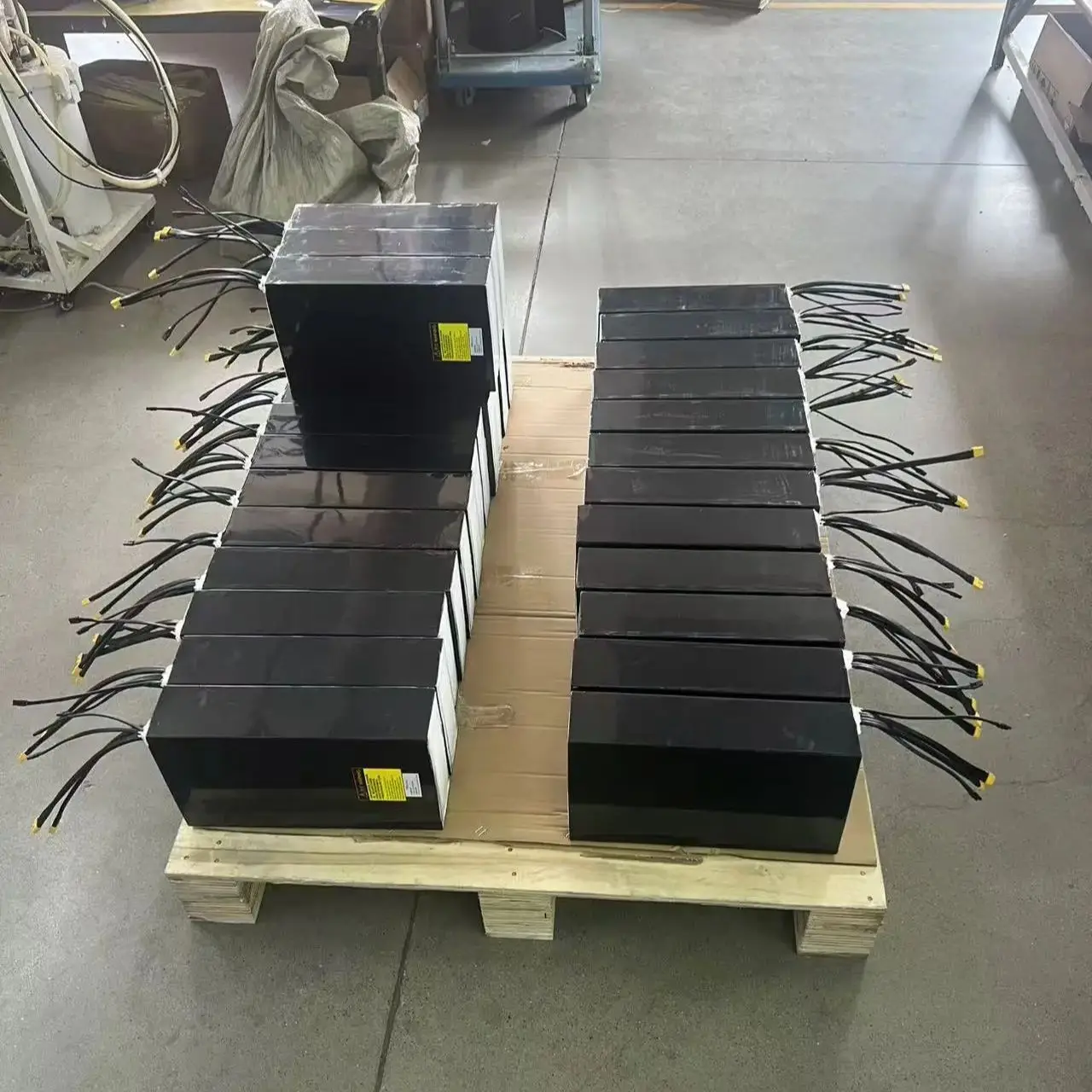 Литиевые аккумуляторы 21700 для электровелосипедов и электросамокатов: 48В, 52В, 60В, 72В, ёмкостью 10Ач, 21Ач, 30Ач, 40Ач, 60Ач, 100Ач – в продаже
Литиевые аккумуляторы 21700 для электровелосипедов и электросамокатов: 48В, 52В, 60В, 72В, ёмкостью 10Ач, 21Ач, 30Ач, 40Ач, 60Ач, 100Ач – в продаже