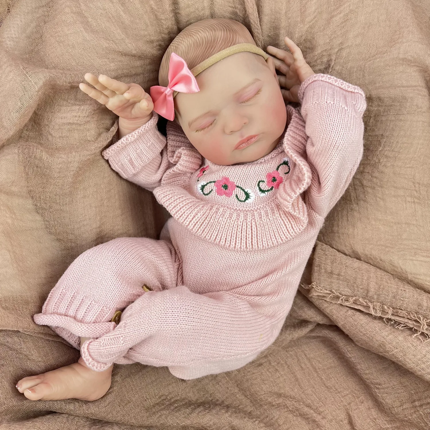 BZDOLL 50CM Vinyl Limbs Cloth Body Asleep Cute Reborn Baby Doll with 3D Skin With Visible Veins Toy For Girl Collection Kid Art
BZDOLL 50CM Vinyl Limbs Cloth Body Asleep Cute Reborn Baby Doll with 3D Skin With Visible Veins Toy For Girl Collection Kid Art