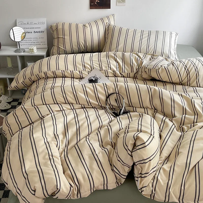 Stripe Bedding Comforter Set with Pillowcase bed sheet Single Full Size Bed Linen Duvet Cover Set Queen/King Double Single Bed
Stripe Bedding Comforter Set with Pillowcase bed sheet Single Full Size Bed Linen Duvet Cover Set Queen/King Double Single Bed