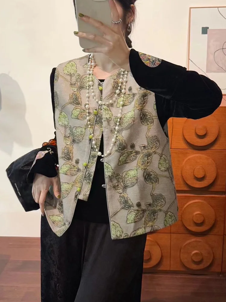 LKLEO Faionable round Ne Svel Women's Silk Embroidered Vest Loose Slimming Versatile High-End Feeling Top
LKLEO Faionable round Ne Svel Women's Silk Embroidered Vest Loose Slimming Versatile High-End Feeling Top